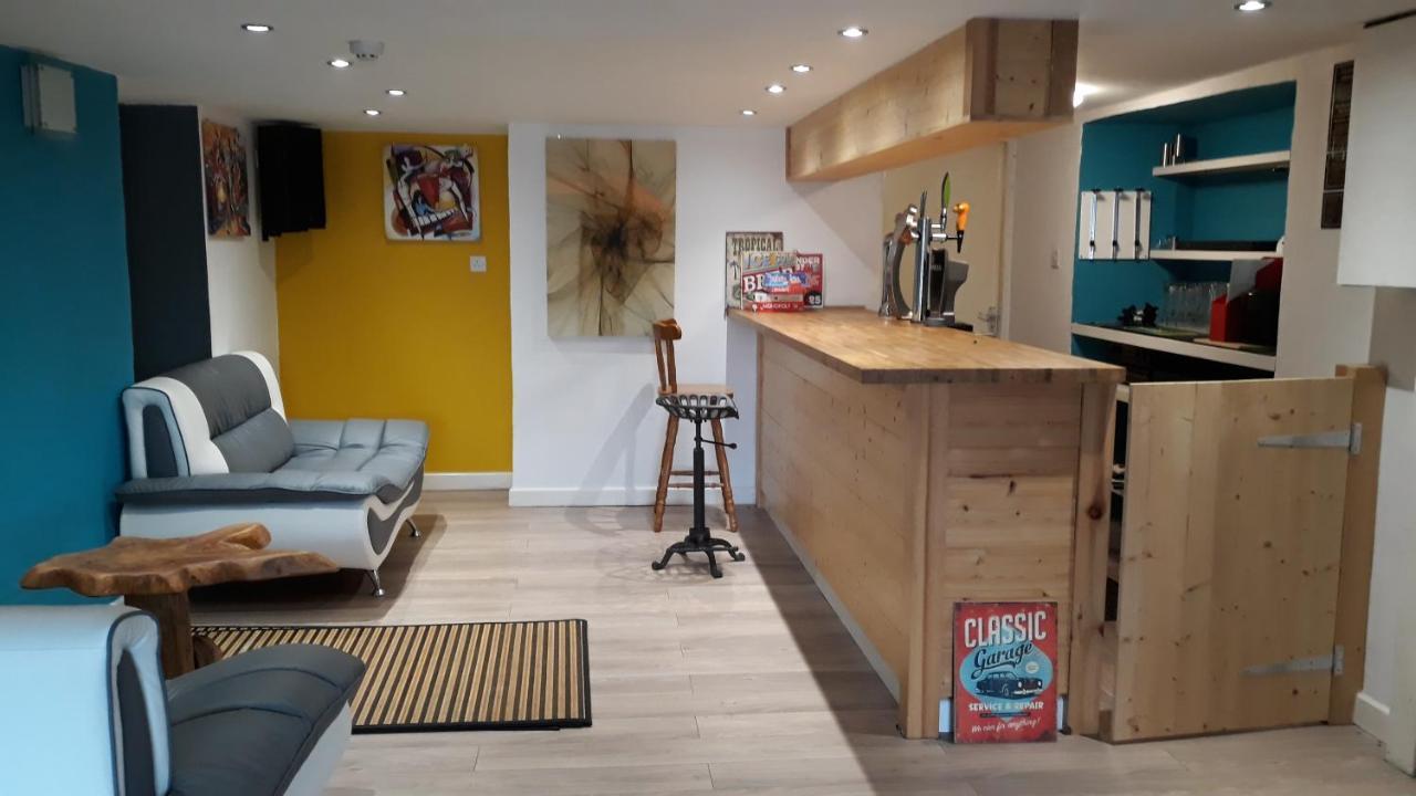 Blue Room Hostel Newquay New Quay エクステリア 写真